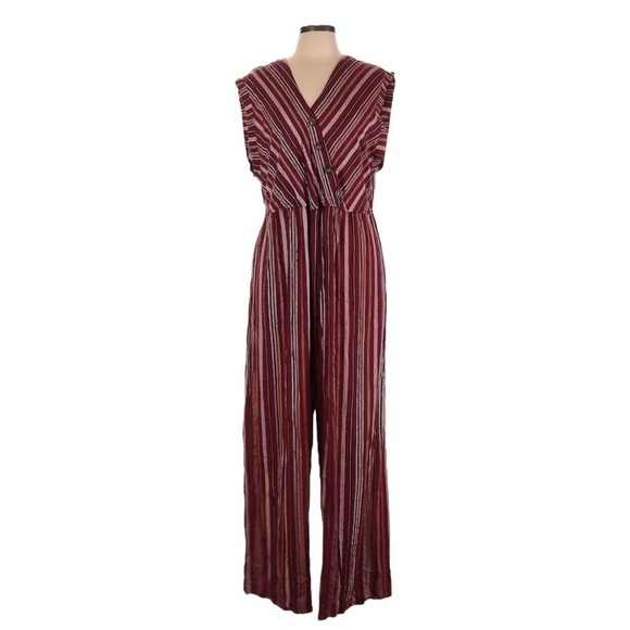 ๐บ Xhilaration Stripe Burgundy Lightweight Jumpsuit Size S NWT Wrap Wide Leg - Picture 1 of 8